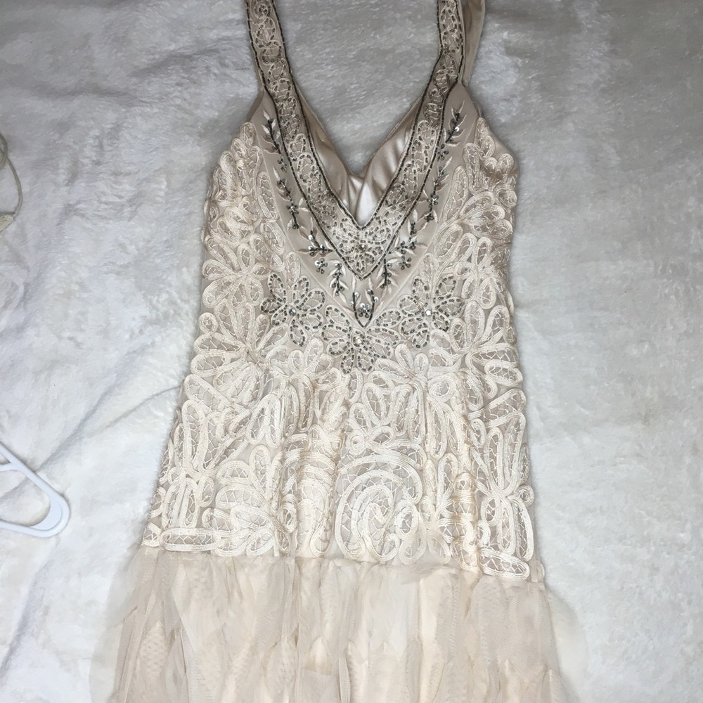 Sue Wong Size 4 Beaded Cream Colored Gown